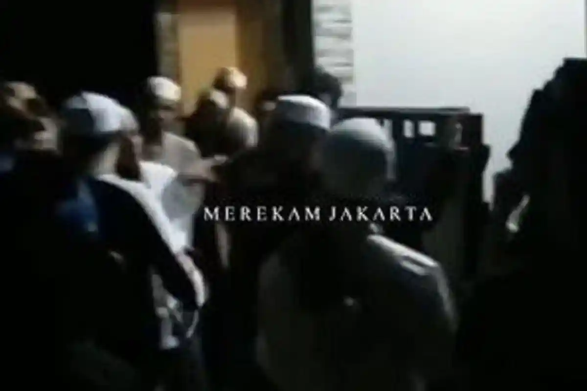 Ratusan Warga di Condet Gerebek Rumah Orang Gegara Hoaks, Pemilik Difitnah Cabuli Istri Orang