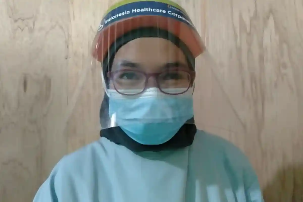 Esok Divaksin, Apoteker Cantik di Jambi Ini Pasrahkan Diri pada Allah