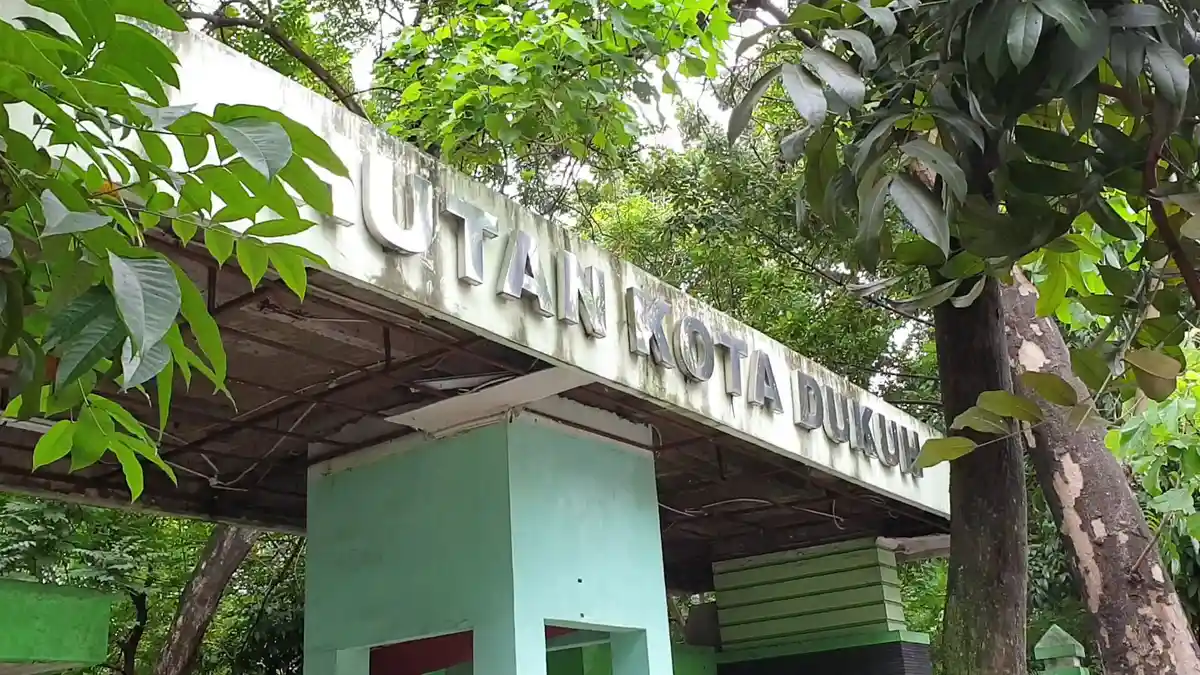 Melihat Kondisi Memprihatinkan Hutan Kota Kampung Dukuh