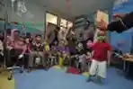 Relawan Kotak Kotak Kunjungi Pasien Anak Penderita Kanker RS Dha