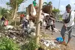 Pemkab-Lombok-Tengah-bersihkan-sampah-di-Bypass.jpg