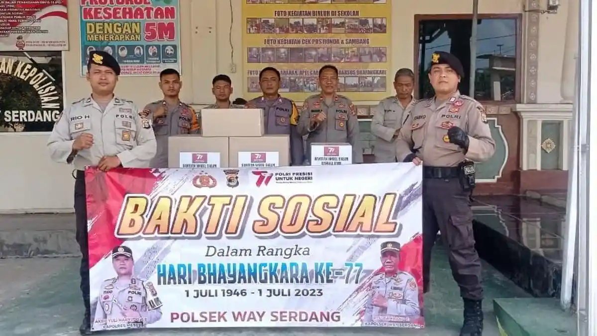 Polsek Way Serdang Polda Lampung Salurkan Bansos ke Ponpes Al-Faizin Desa Buko Poso