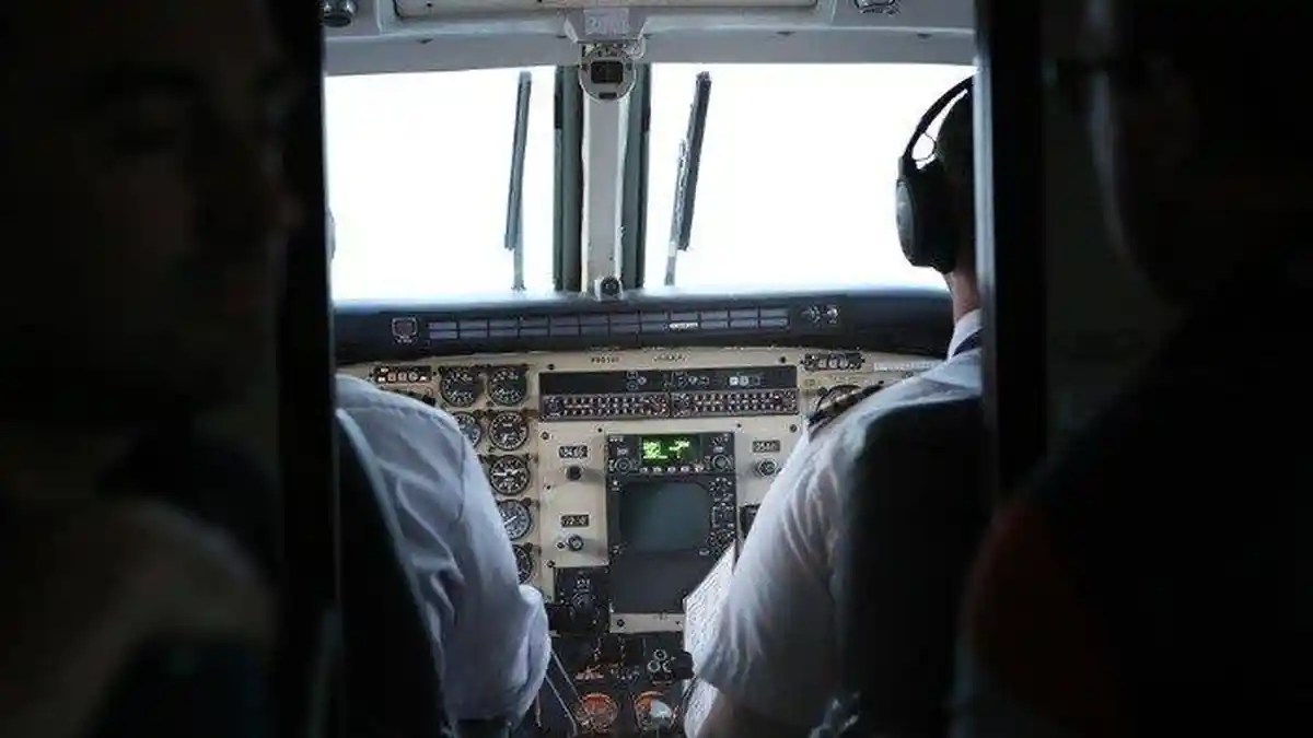 Dua Pilot Berkelahi di Kokpit Saat Terbang, Awak Kabin Turun Tangan Melerai