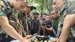 lda-Papua-Barat-bersama-dua-jenederal-pol.jpg