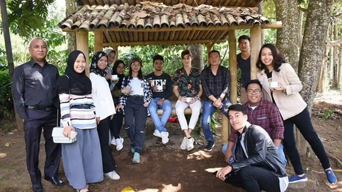 14 Exchange Participant AIESEC Unsri Kunjungi Walikota Pagaralam