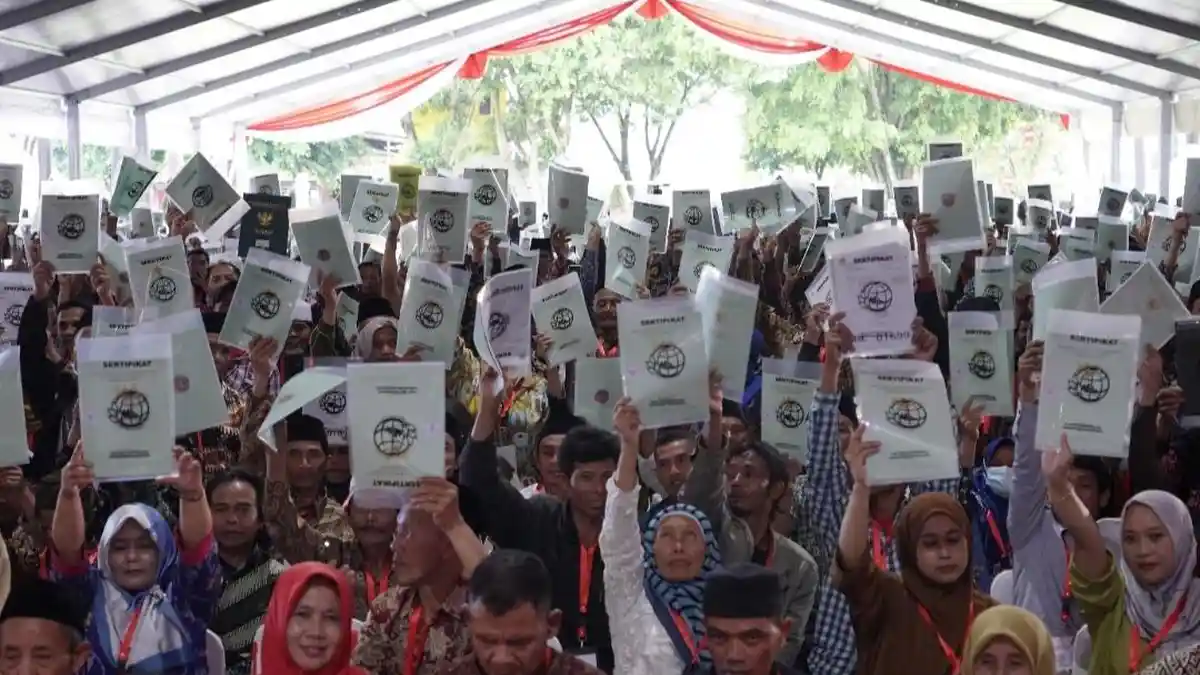 Tidak Main-main, Jokowi Ingatkan Warga Wonosobo Agar Tidak Mudah Melepas Sertifikat ke Bank