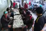 Lapak Catur Cino Sahate di Kawasan Tegallega Bandung