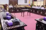 wali-kota-pengadilan-sidang-di-luar.jpg