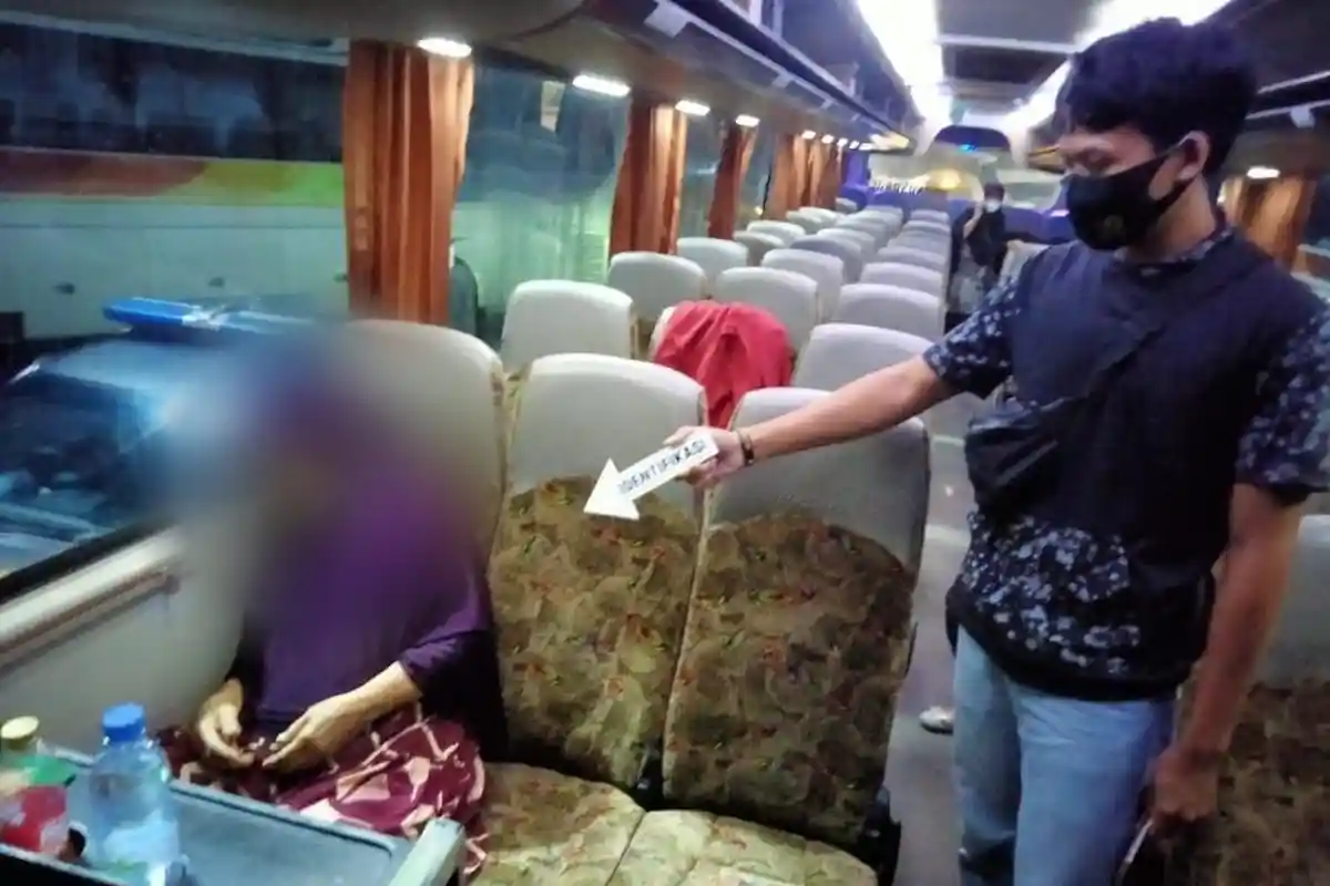 Sampai di Terminal Cilacap Penumpang Bus DMI Tak Kunjung Bangun, Dikira Tidur, Ternyata Meninggal