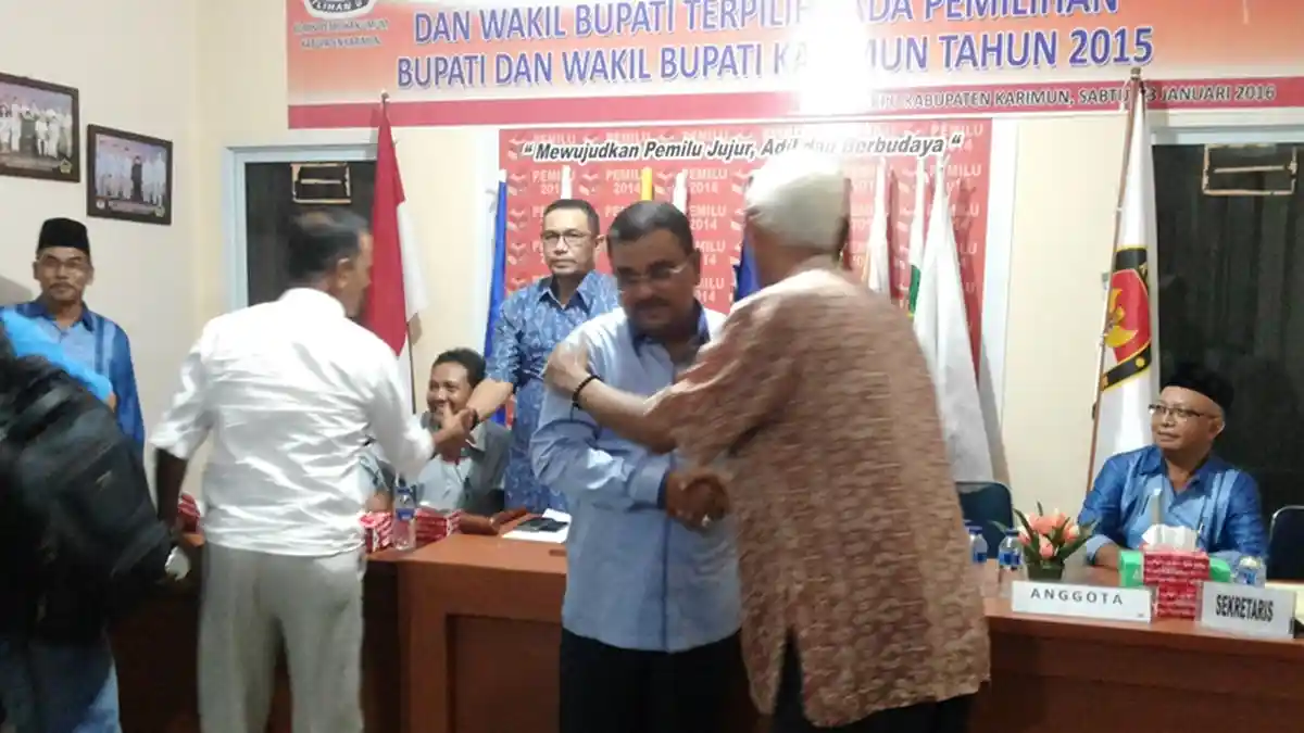 Bupati Karimun Terpilih Aunur Rafig dapat Ucapan Selamat dari Rival Politiknya