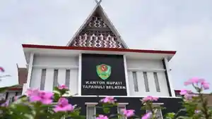 kantor-Bupati-Tapanuli-Selatan.jpg