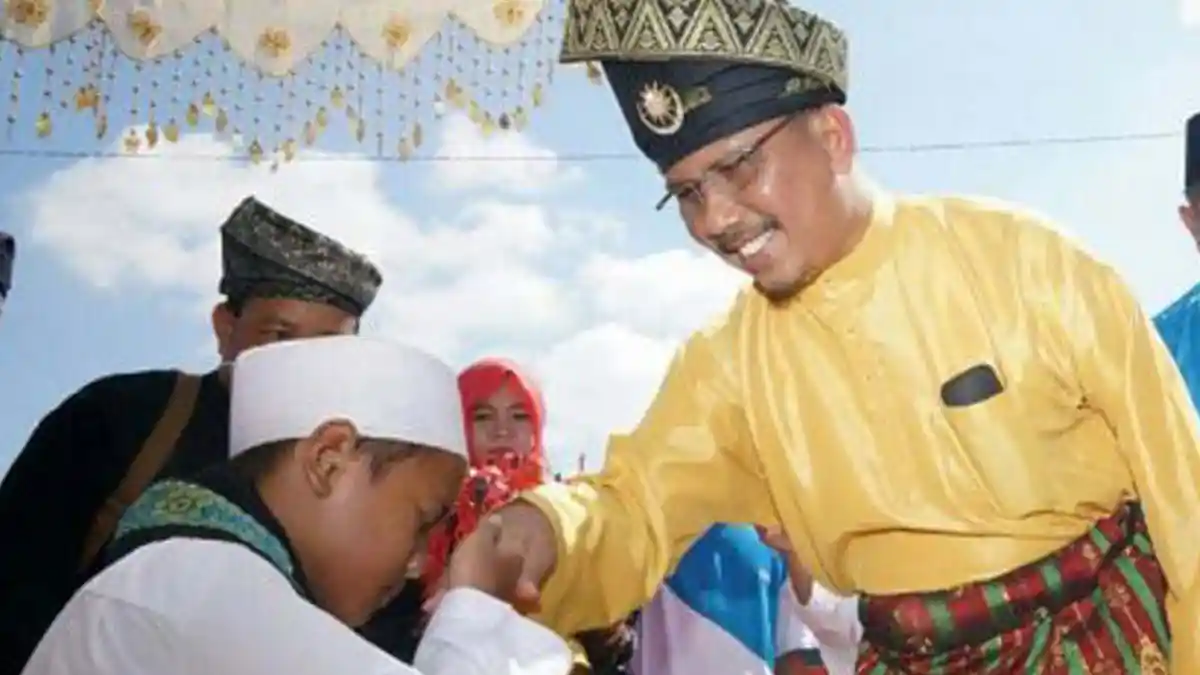 Wali Kota Batam Muhammad Rudi Antar Wakil Wali Kota Naik Haji, Ini Pesan Sekdaprov Kepri Pada JCH