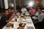 Ari Singit Makan Bersama di RM Tesate