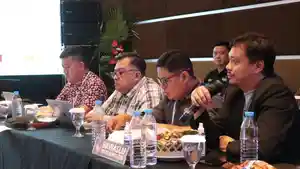 Pimpinan-Bawaslu-Sulawesi-Utara-dalam-Pleno-Rekapitulasi-Hasil-Pemilu-2024-tingkat-provinsi90.jpg
