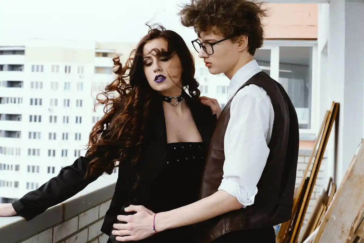 Ramalan Zodiak Cinta Sabtu 19 Desember 2020: Aquarius Kurang Harmonis, Aries Jujur Saja