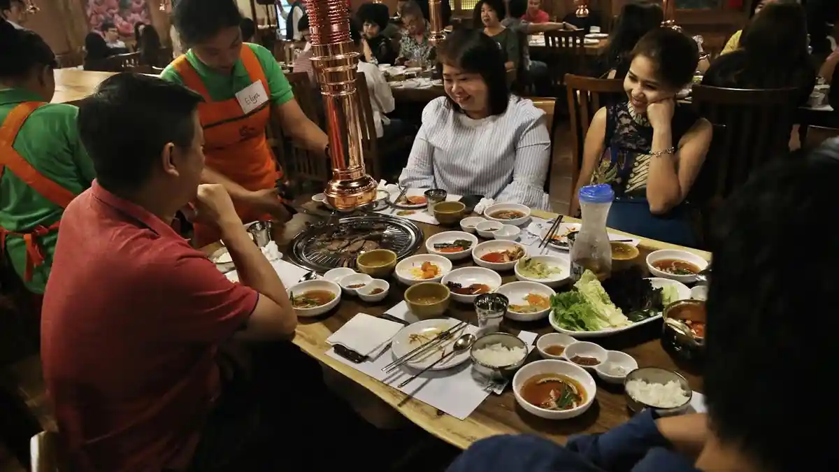 TRIBUNWIKI: Yummy! Ini 7 Restoran Korea Hits di Makaassar, Lengkap Alamat, dan Instagramnya