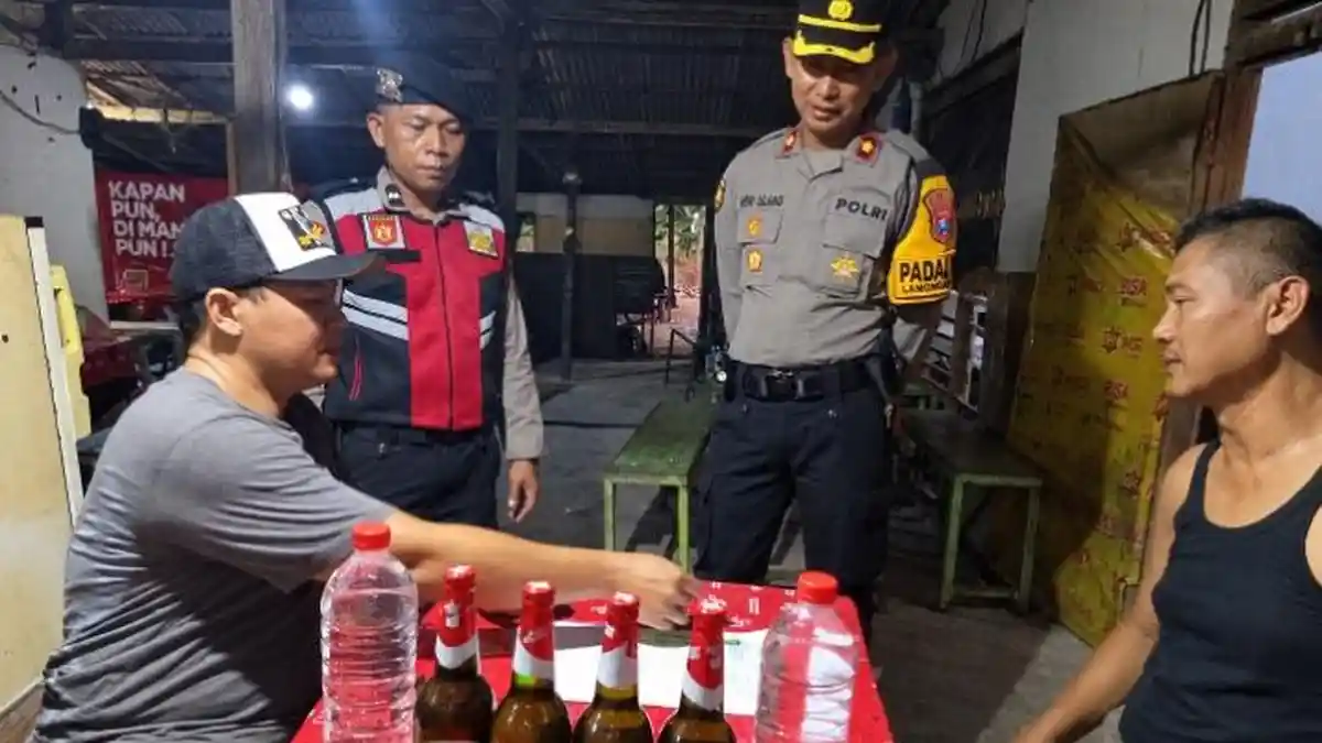 Operasi Gabungan Lamongan Sikat Ratusan Miras dan Knalpot Brong