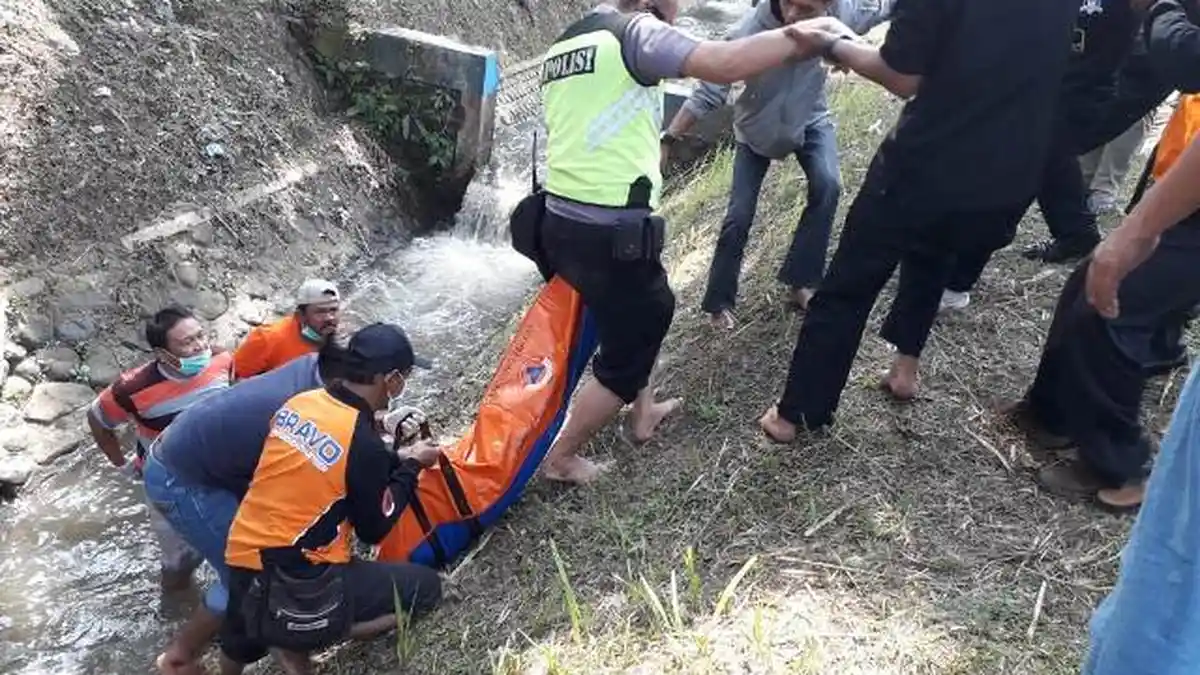 Laki-laki Tanpa Identitas Ditemukan Tewas Mengambang di Aliran Sungai