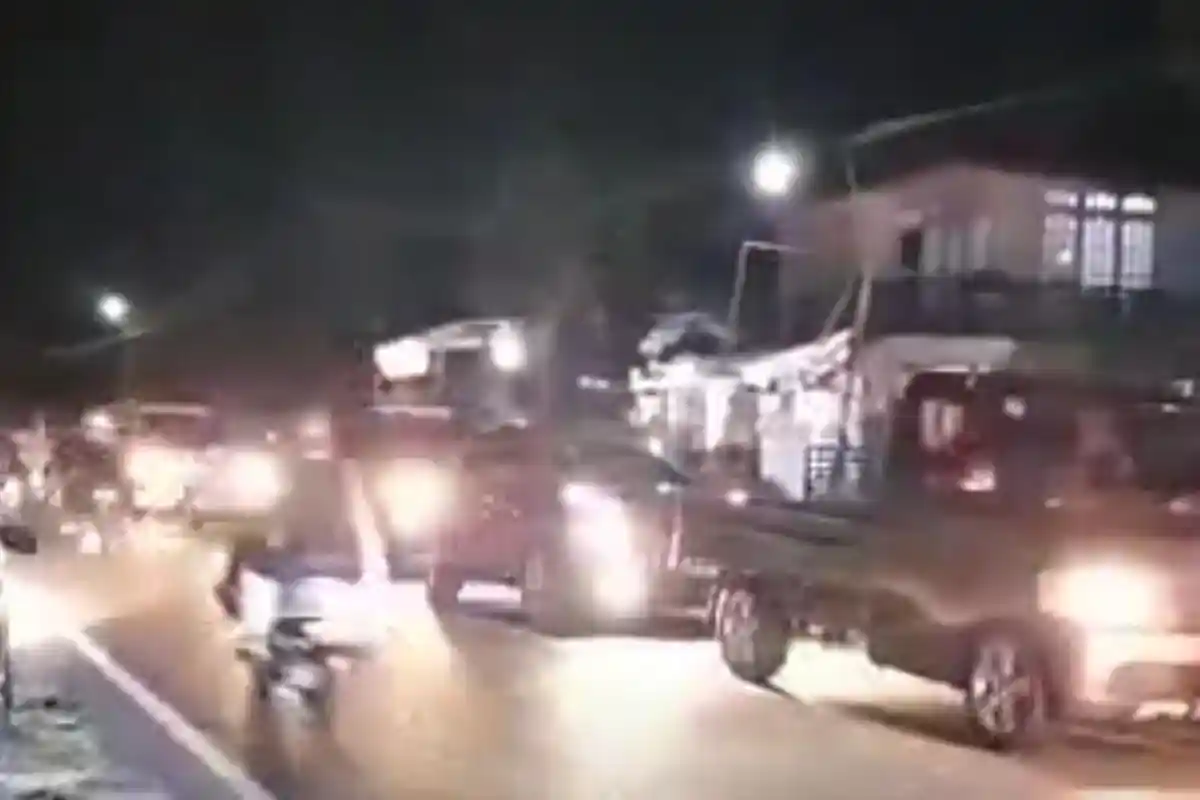 Jalan Padang-Bukittinggi Macet hingga 2 Kilo Meter, Masuk Titik di depan Masjid Taqwa Sungai Buluah