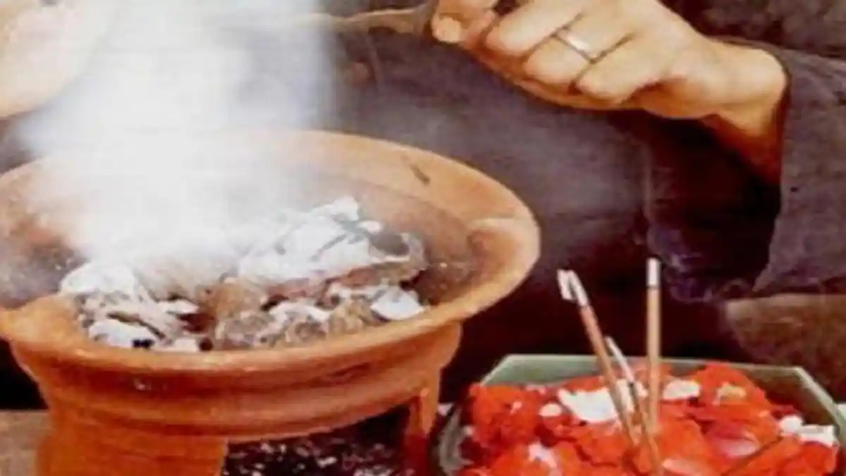 Mayat Bocah Ditemukan di Lemari, Diduga Sudah Selama 4 Bulan, Orangtuanya yang Membunuh Demi Ritual