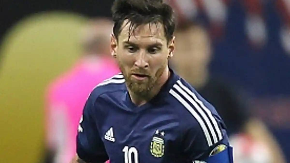 Lionel Messi Tampil Mengejutkan dengan Rambut Model Baru