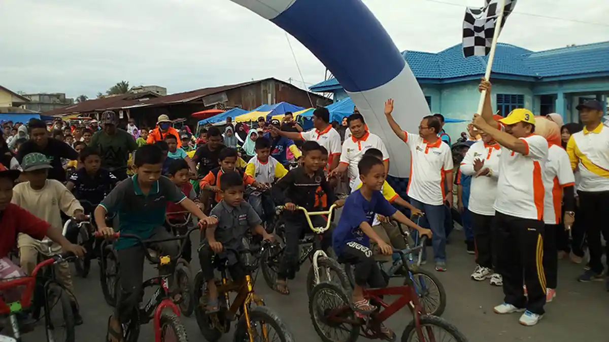 Wali Kota Merah Sakti Lepas Peserta Sepeda Santai HUT Ke-55 Subulussalam