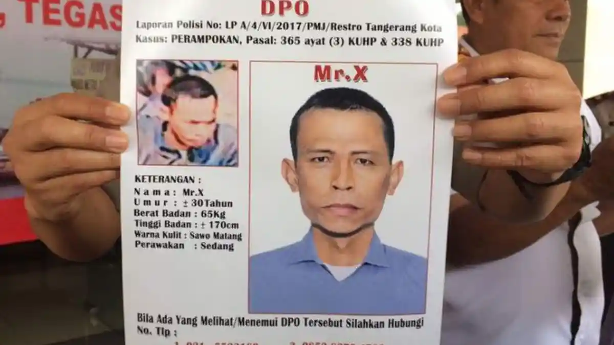 Dari Tangan Penembak Italia, Polisi Temukan Revolver, Peluru dan Badik