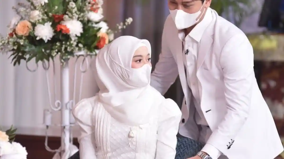 Lesti Bangun Pagi di Hari Seharusnya Akad Nikah, Chat Rizky Billar: Harusnya Dedek Lagi Make Up