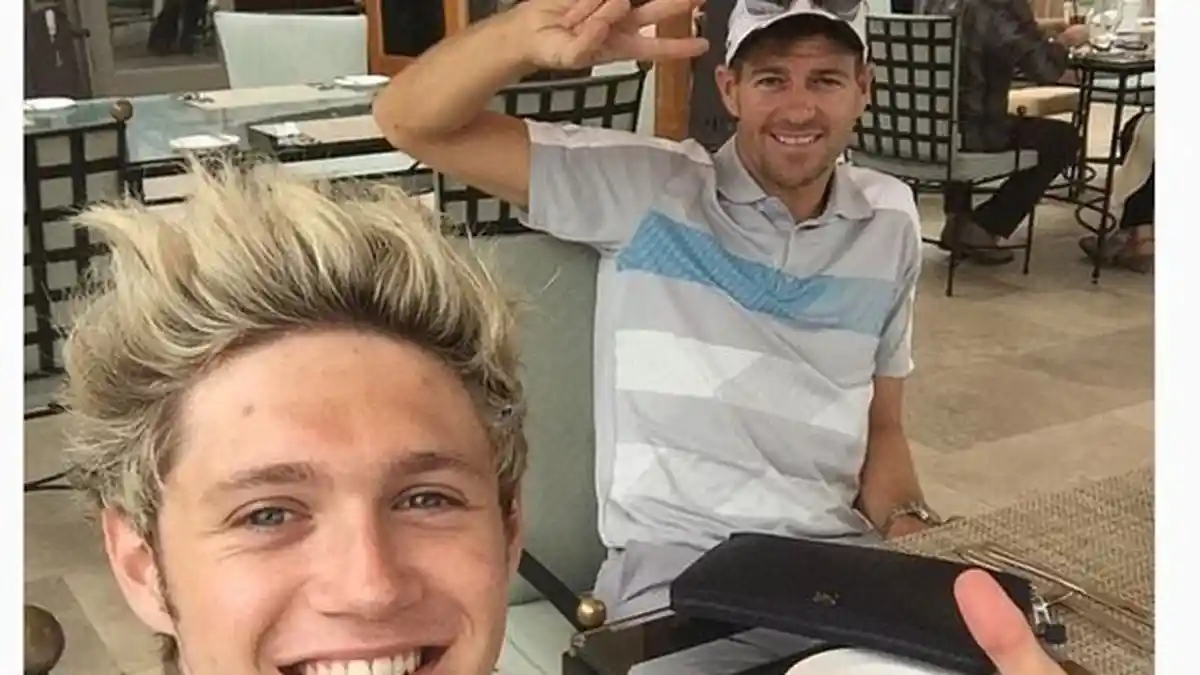 Asyiknya Steven Gerrard saat Main Golf Bareng Personel One Direction