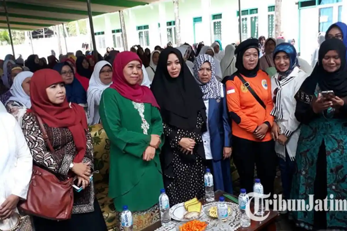 Kunjungi Jember, Khofifah-Emil Tawarkan Program Imam Masjid dan Gereja Dapat Tunjangan Bulanan