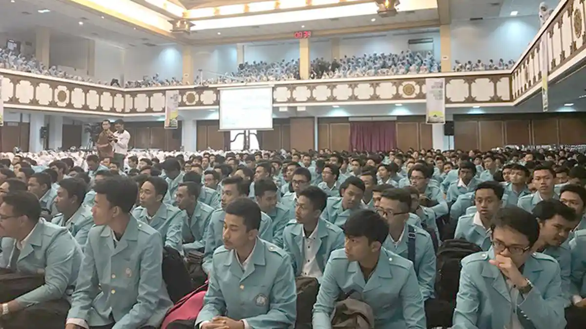 Kuliah Umum Mahfud MD di Universitas Sebelas Maret: Ilmuwan Pancasilais Harus Beriman