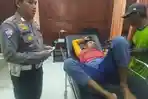 Detik-detik Pejalan Kaki Tertabrak Motor di Losarang Indramayu, Dilarikan Ke Rumah Sakit