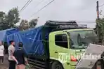 Kecelakaan di Lamongan, Truk Gandeng Oleng Sasak Pagar 3 Rumah Warga hingga Robohkan 2 Pohon