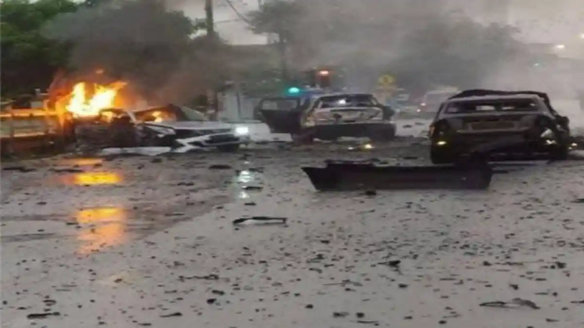 Update Mobil Meledak dan Terbelah Jadi 2, Begini Kata Polisi tentang Kabar Serangan Drone