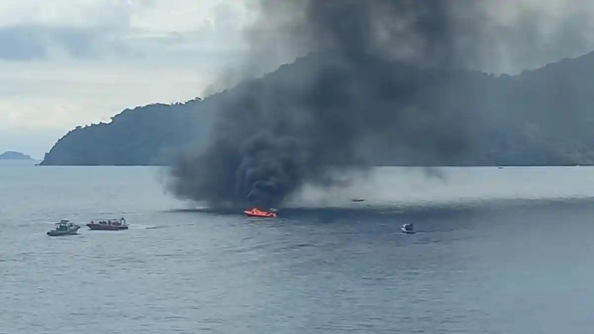 Breaking News, Kapal RIB BPBD Anambas Terbakar di Perairan Tarempa