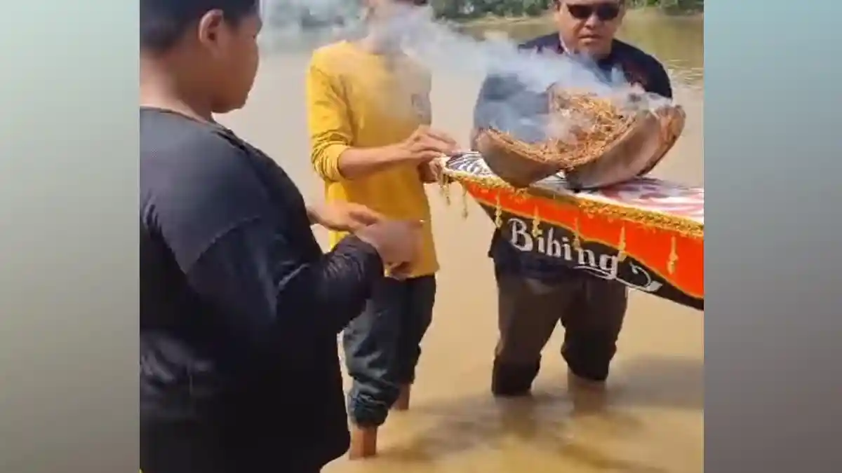 Pacu Jalur Kuansing Riau, Ajang Petarungan Para Pawang