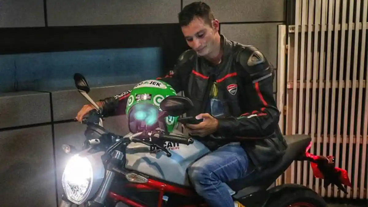 Mike Lewis Ungkap Ingin Jadi Sopir Gojek, Netizen: 