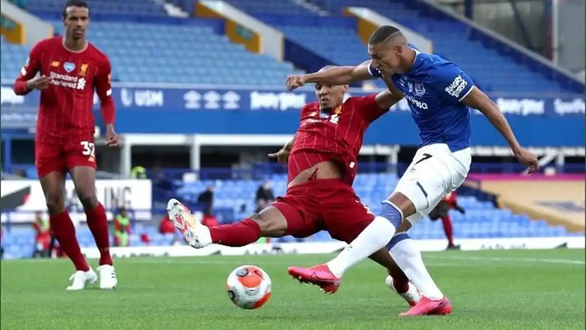 Prediksi Skor Man United vs Everton: MU Bisa Melesat ke Papan Atas Premier League?