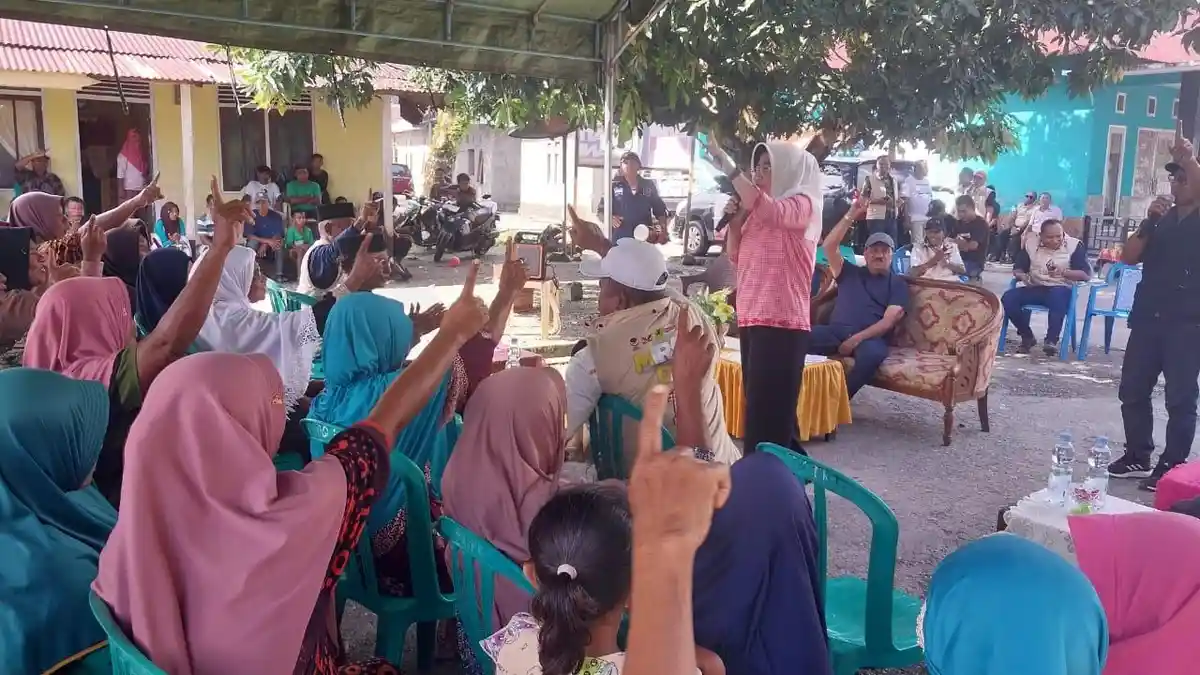 Datangi Desa Haya dan Suplesi, Mirati Dewaningsih Disambut Ibu-Ibu