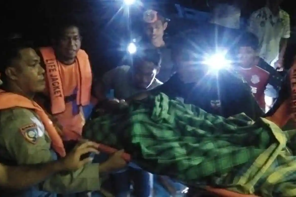 Perjuangan Dramatis Romansyah Melepas Gigitan Komodo yang Mencabik-cabik Pahanya