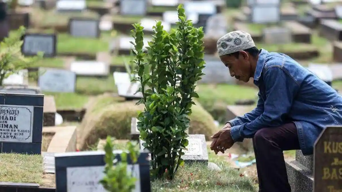 Hukum Ziarah Kubur Jelang Ramadan 1447 H, Ini Tata Cara dan Bacaan Doanya
