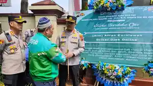 20250830_SERAHKAN-KARANGAN-BUNGA.jpg
