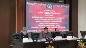 Wakil-Bupati-Kediri-Dewi-Mariya-Ulfa-saat-menyampaikan-LKPJ.jpg