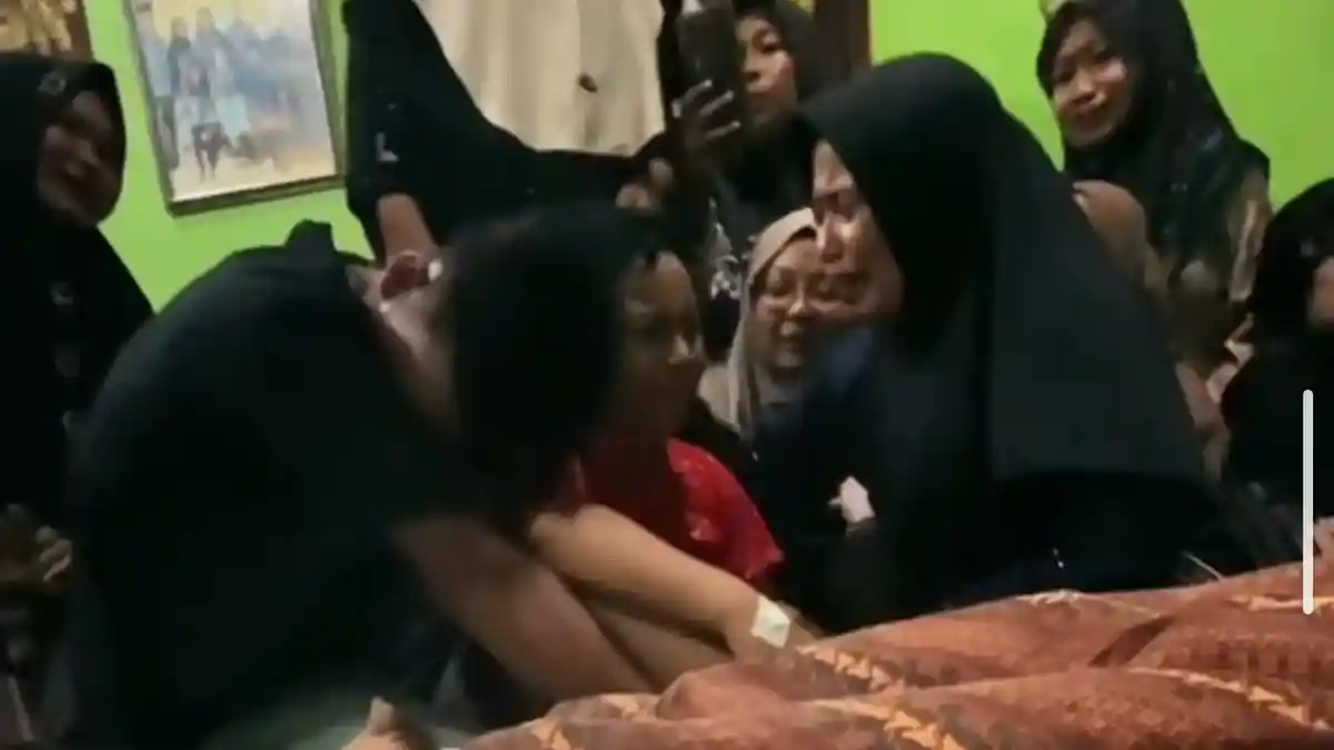 Tangis Keluarga Pecah, Anak Korban Kecelakaan Maut di Karimun Menangis Memanggil Sang Ibu