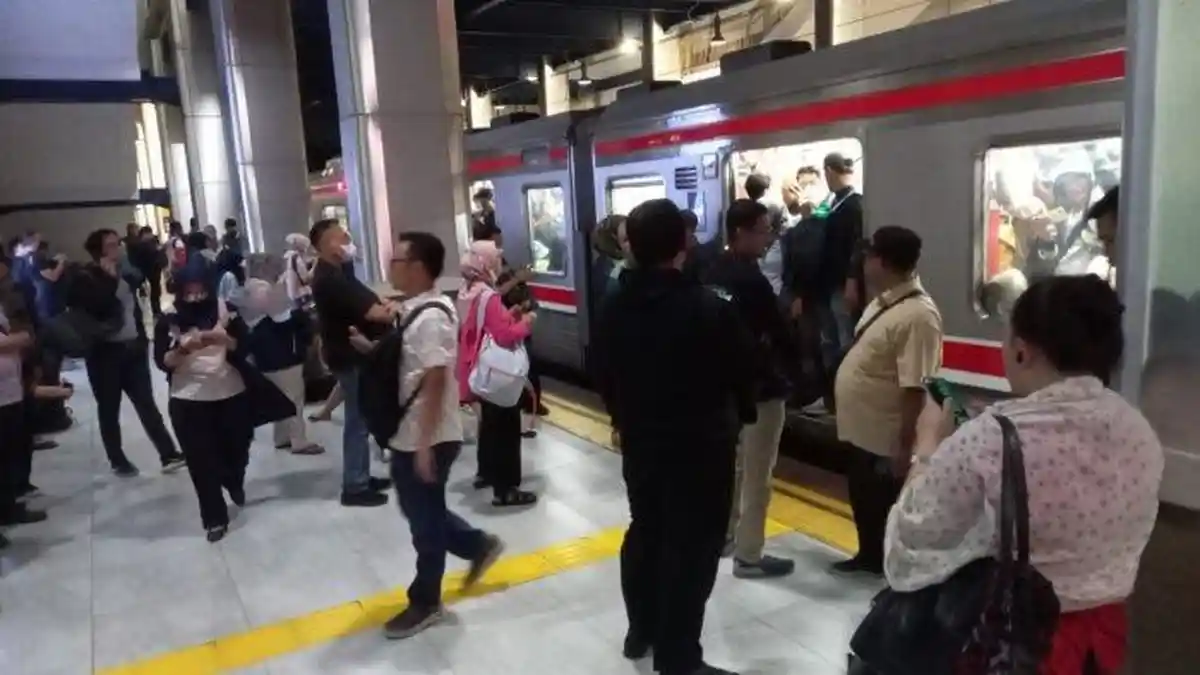 Malam Ini, Ada Rekayasa Perjalanan Kereta Imbas Kawat Nyangkut di KRL Tanah Abang-Rangkasbitung