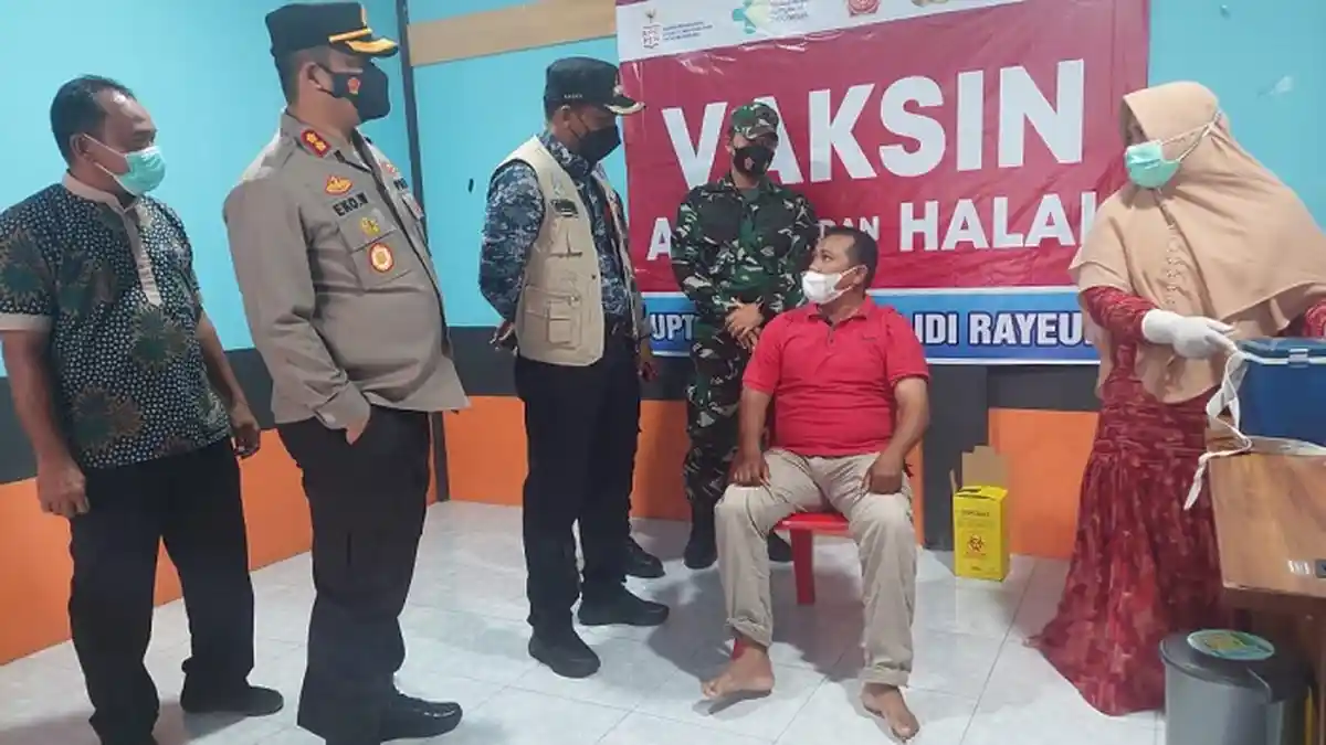 Vaksinasi Massal Digelar Serentak, Forkopimda Aceh Timur Pantau Pelaksanaan