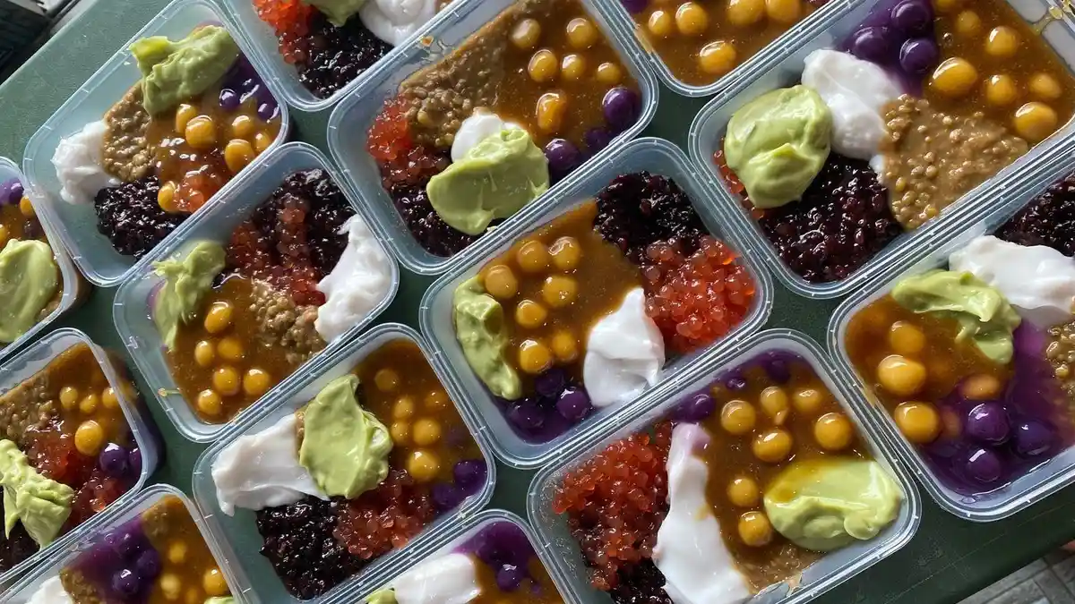Bubur Safar, Perpaduan Manis dan Gurih yang Laris Manis Saat Ramadan