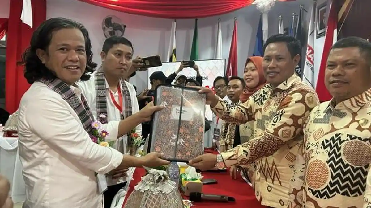 Andi Muhammad Khairul Akbar-Amiruddin Daftar Jadi Cabup-Cawabup Pangkep Sulsel