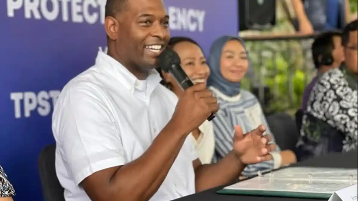 Administrator Badan Perlindungan Lingkungan AS Bertemu dengan Pegiat Lingkungan di Bali