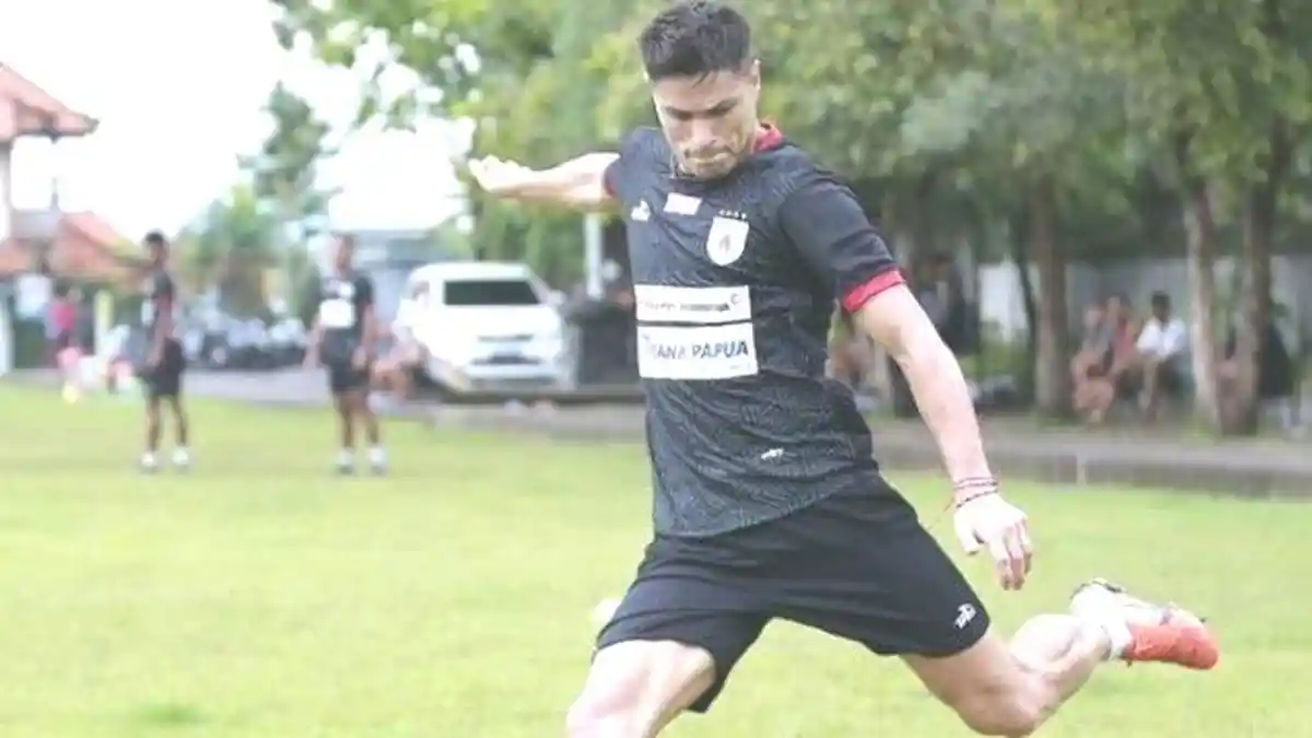 Striker Anyar Mutiara Hitam Ramiro Fergonzi Sudah Gabung Latihan Persipura, Ini Profilnya